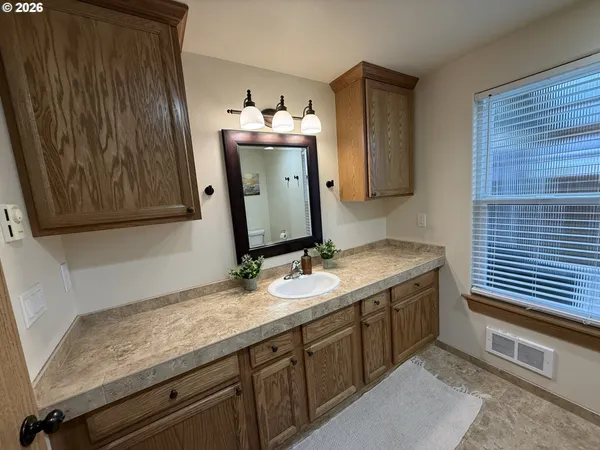 $390,000 | 1651 29th Street, Florence, OR 97439