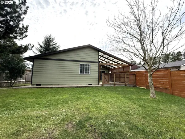$390,000 | 1651 29th Street, Florence, OR 97439