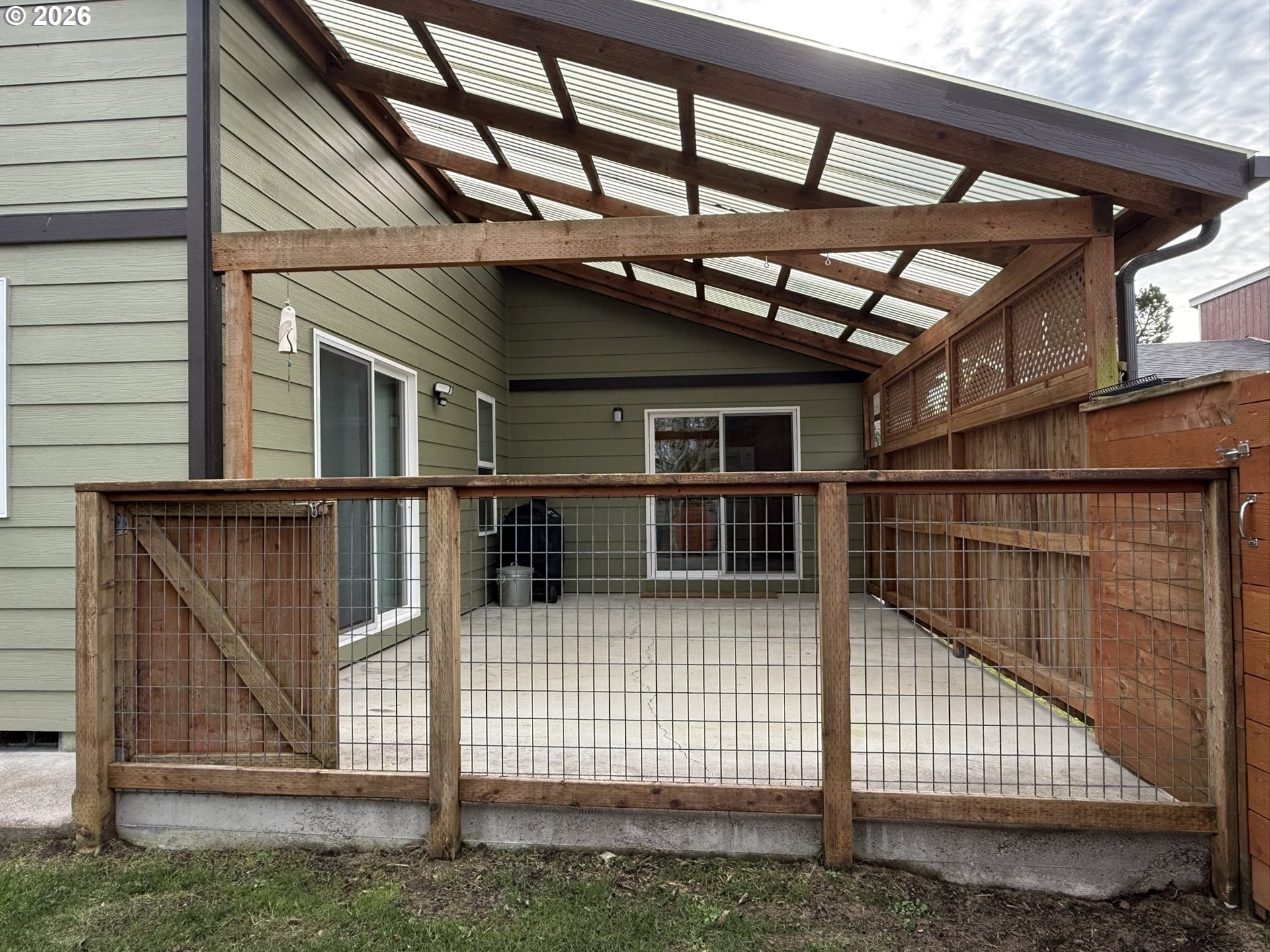 1651 29th Street Florence, OR 97439 - Photo 8 of 31 a view of entryway