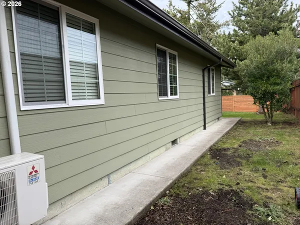 $390,000 | 1651 29th Street, Florence, OR 97439