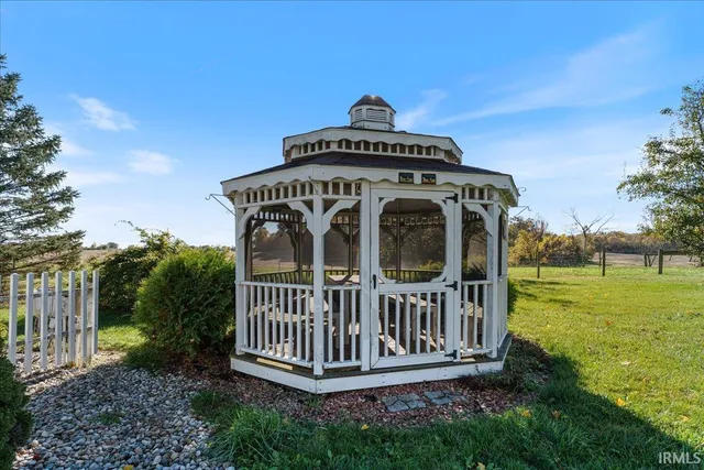 $835,000 | 3960 East 500 North, Columbia City, IN 46725