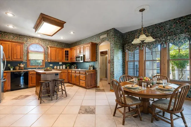 $799,000 | 3960 East 500 North, Columbia City, IN 46725