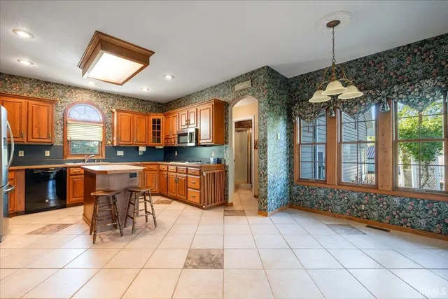 $835,000 | 3960 East 500 North, Columbia City, IN 46725