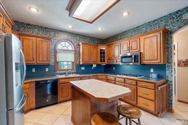 $835,000 | 3960 East 500 North, Columbia City, IN 46725