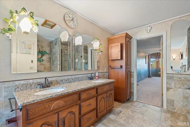 $835,000 | 3960 East 500 North, Columbia City, IN 46725