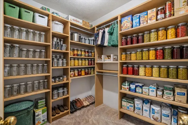 $799,000 | 3960 East 500 North, Columbia City, IN 46725