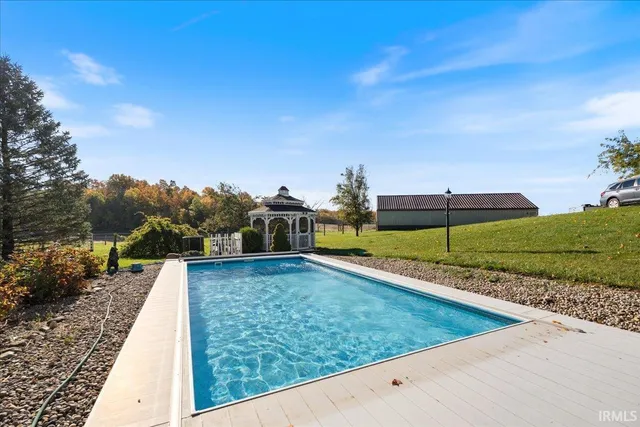 $835,000 | 3960 East 500 North, Columbia City, IN 46725