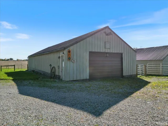 $835,000 | 3960 East 500 North, Columbia City, IN 46725