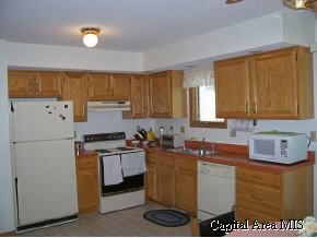 7 Holliday Springfield, IL 62702 - Photo 2 of 5