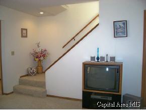 7 Holliday Springfield, IL 62702 - Photo 3 of 5