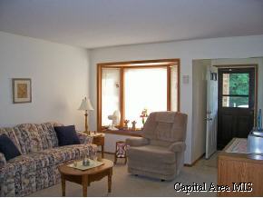 7 Holliday Springfield, IL 62702 - Photo 4 of 5