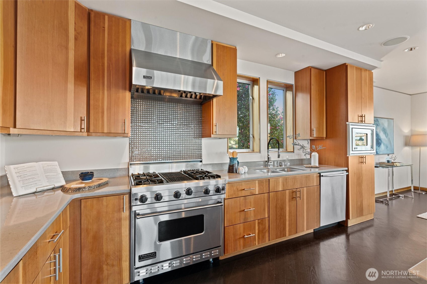 2506 North 38th Street Seattle, WA 98103 - Photo 11 of 39