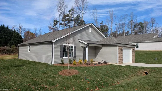 $295,990 | 2612 Stone Gdn Drive, Walkertown, NC 27051