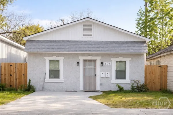 $389,900 | 909 West 52nd Street, Savannah, GA 31405