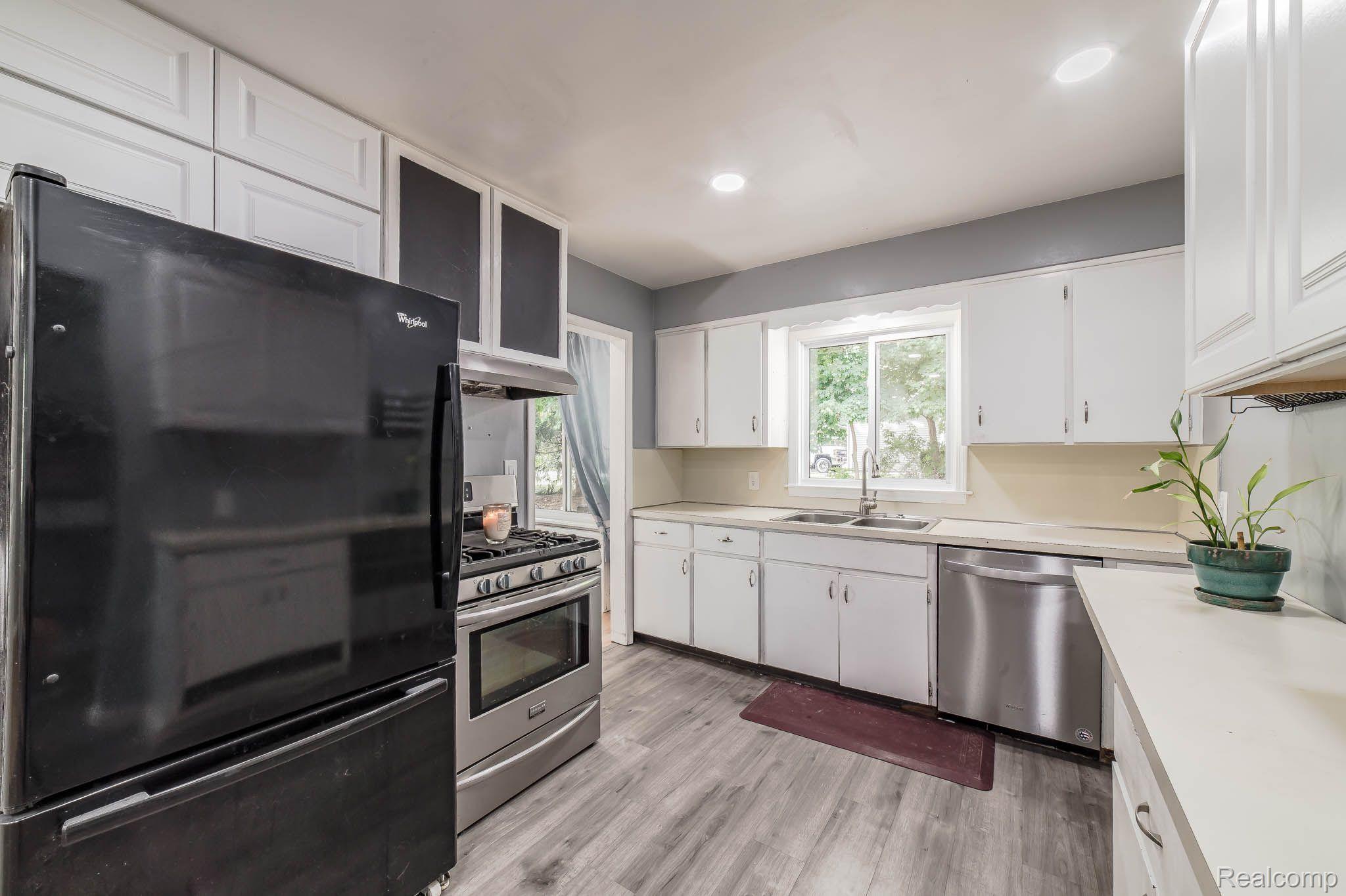 8317 Russell Street Utica, MI 48317 - Photo 14 of 40 Gallery Image 14