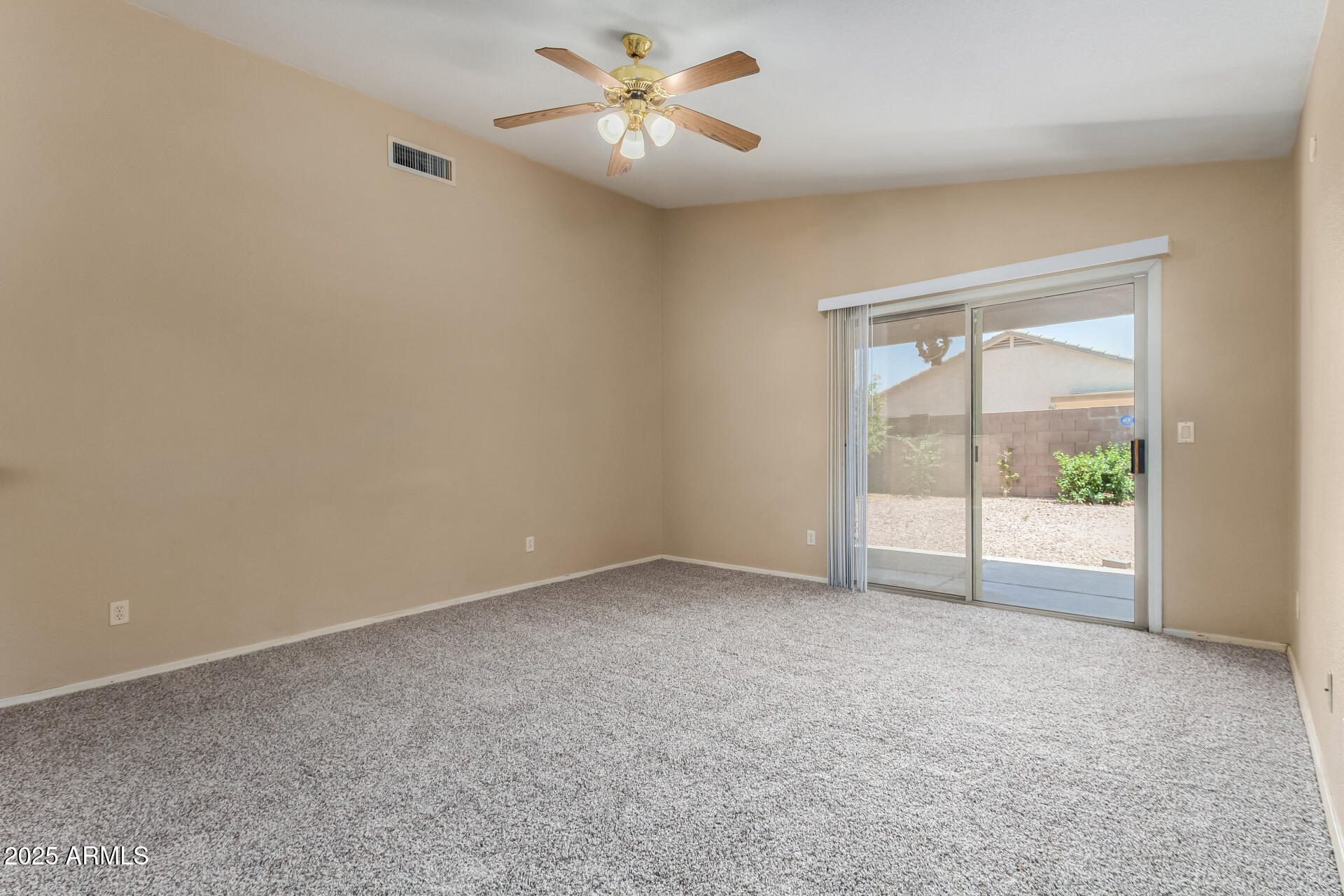 13861 West Elm Street Surprise, AZ 85374 - Photo 12 of 34 13 - Elm