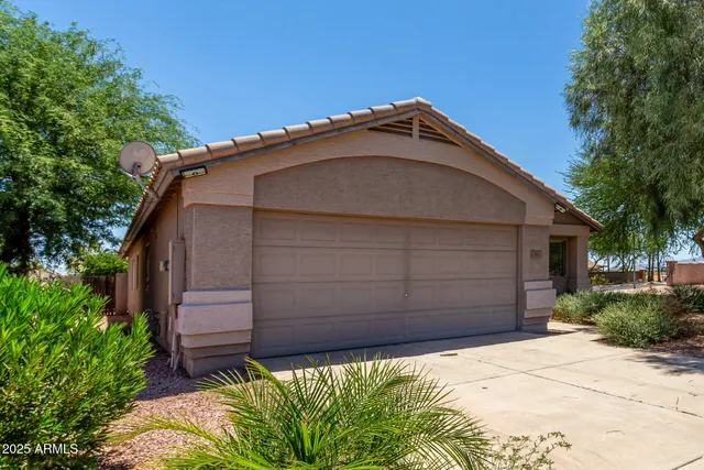 $1,800 | 13861 West Elm Street, Surprise, AZ 85374