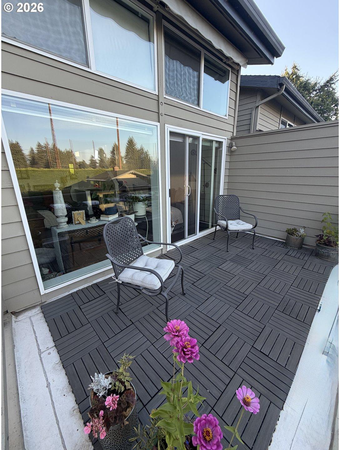 327 Country Club Road Eugene, OR 97401 - Photo 33 of 48 Balcony
