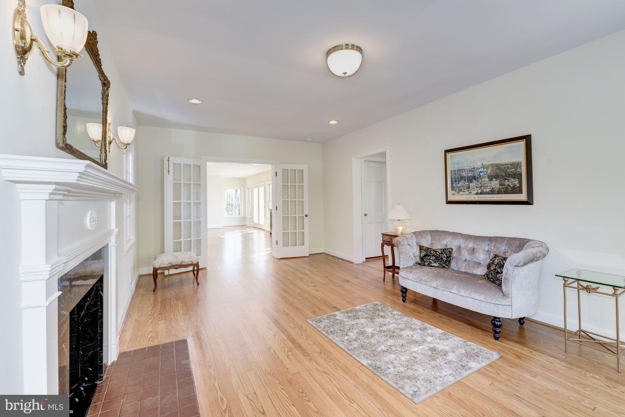 1536 Roxanna Road Northwest Washington, DC 20012 - Photo 13 of 30 Living Room