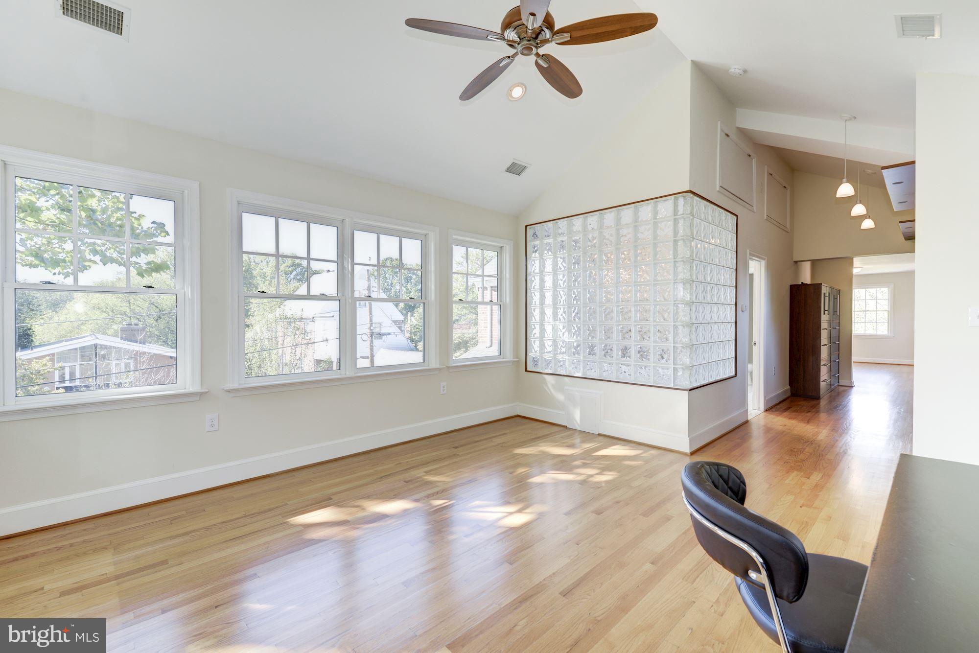 1536 Roxanna Road Northwest Washington, DC 20012 - Photo 25 of 30 Bedroom (Master) - sitting area