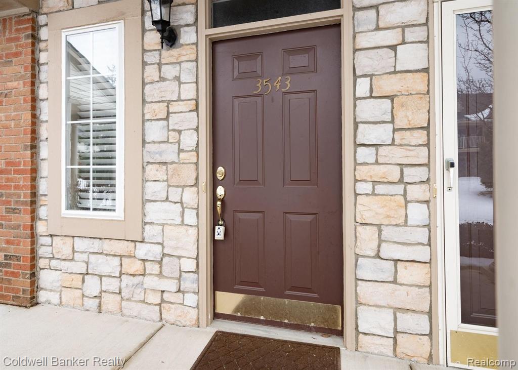 3543 Oakmonte Boulevard Rochester, MI 48306 - Photo 3 of 26