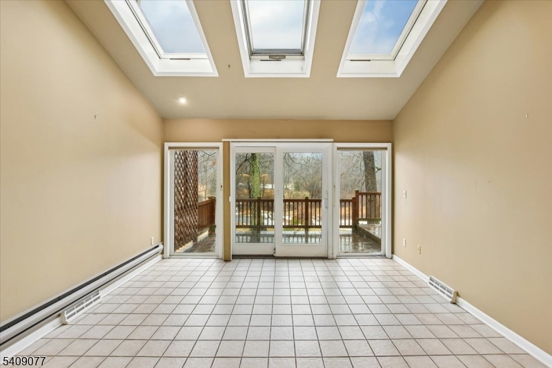 38 Hunters Circle Lebanon, NJ 08833 - Photo 6 of 30