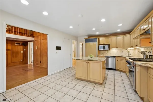$675,000 | 38 Hunters Circle, Lebanon, NJ 08833