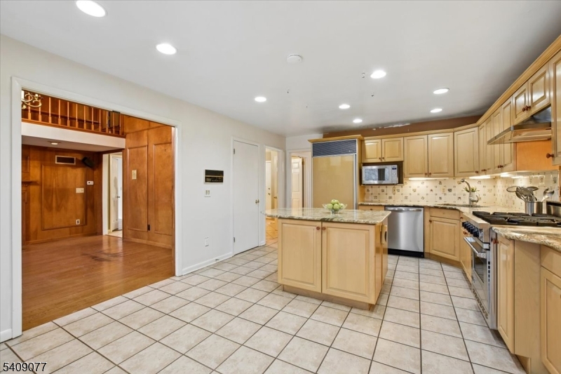 38 Hunters Circle Lebanon, NJ 08833 - Photo 8 of 30