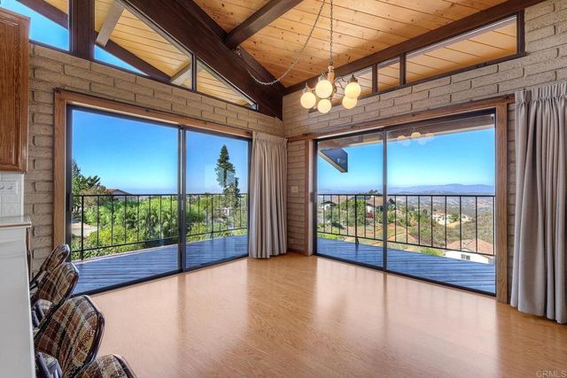$1,450,000 | 2335 Mirador, Vista, CA 92084