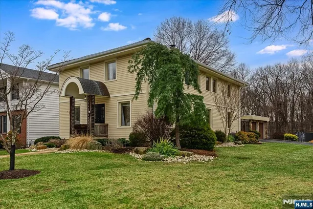 $920,000 | 3 Adelina Court, Cedar Grove, NJ 07009