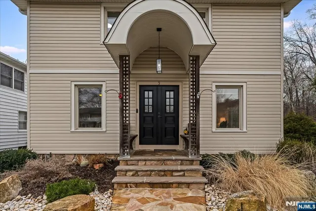 $920,000 | 3 Adelina Court, Cedar Grove, NJ 07009