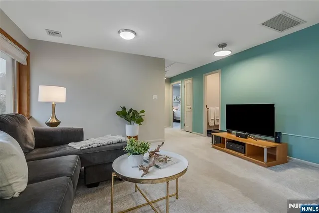 $920,000 | 3 Adelina Court, Cedar Grove, NJ 07009