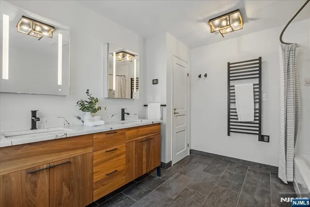 $920,000 | 3 Adelina Court, Cedar Grove, NJ 07009