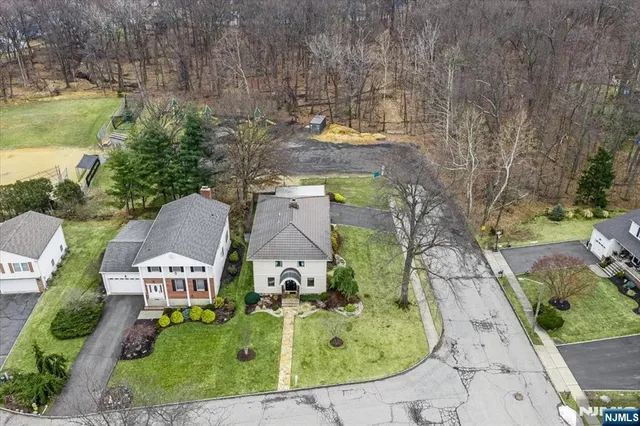 $920,000 | 3 Adelina Court, Cedar Grove, NJ 07009