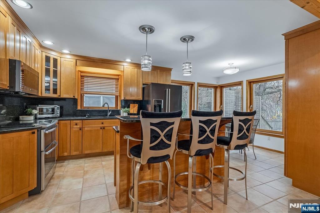 3 Adelina Court Cedar Grove, NJ 07009 - Photo 9 of 44