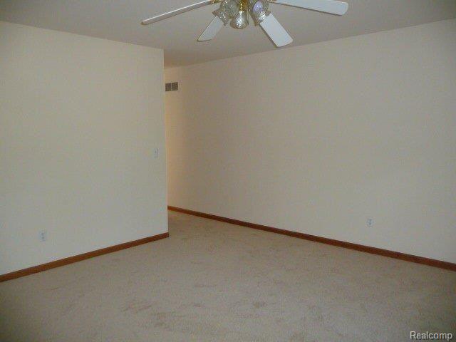 1094 River Mist Drive Rochester, MI 48307 - Photo 12 of 23 12