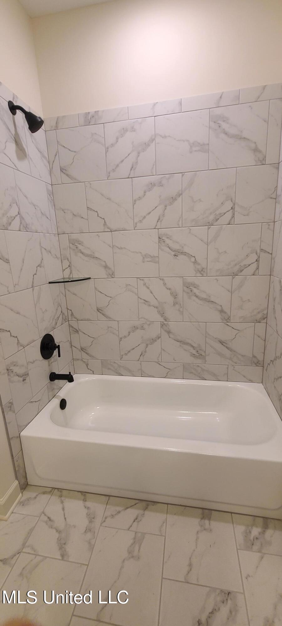 393 Ruskin Loop Hernando, MS 38632 - Photo 22 of 29 En Suite BA