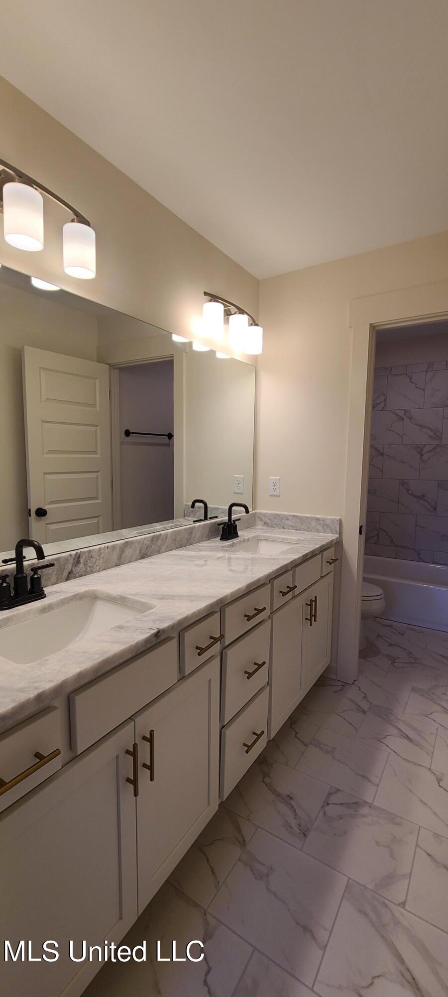 393 Ruskin Loop Hernando, MS 38632 - Photo 27 of 29 Bath 3 Up