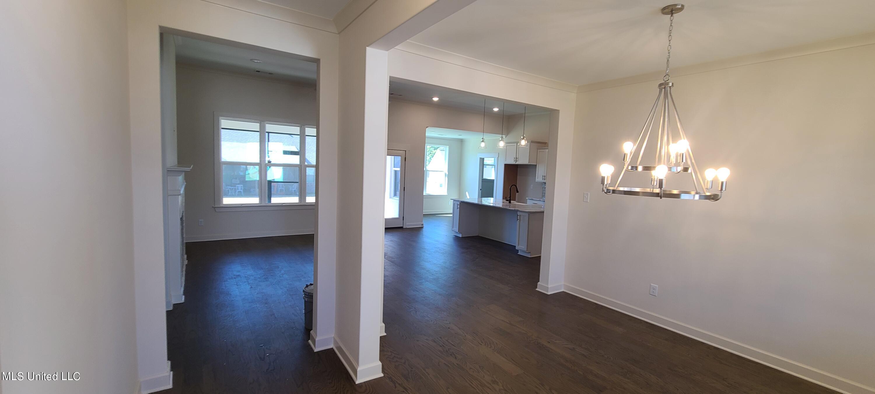 393 Ruskin Loop Hernando, MS 38632 - Photo 5 of 29 Foyer