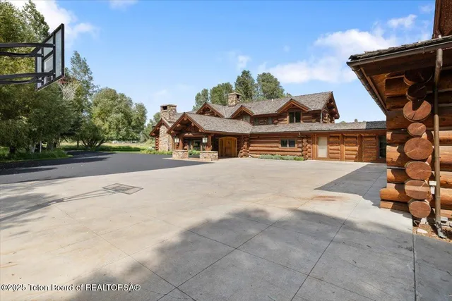 $16,450,000 | 3932 Linn Ranch Road, Wilson, WY 83014