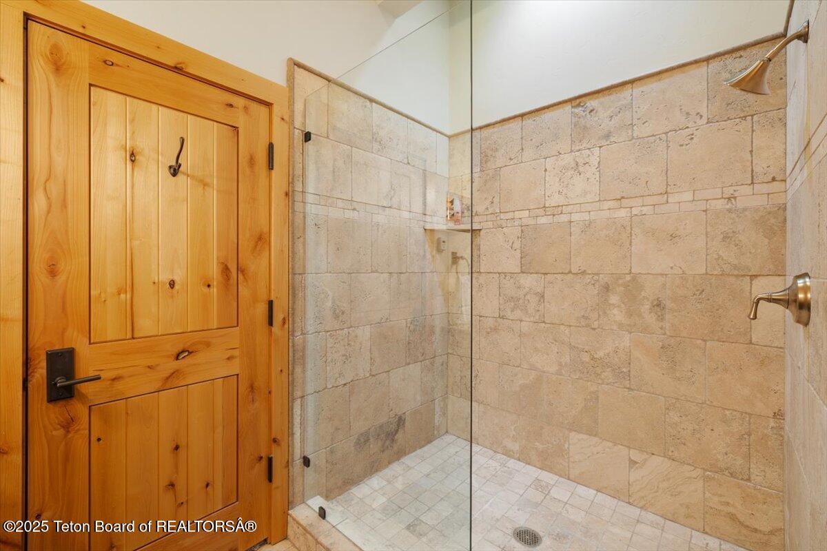 3932 Linn Ranch Road Wilson, WY 83014 - Photo 51 of 78 Shower Suite8