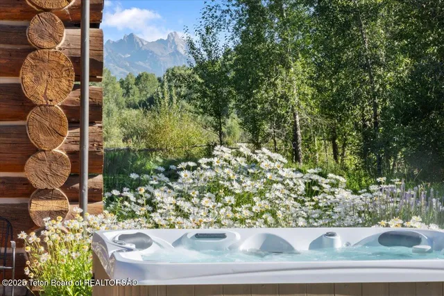 $16,450,000 | 3932 Linn Ranch Road, Wilson, WY 83014