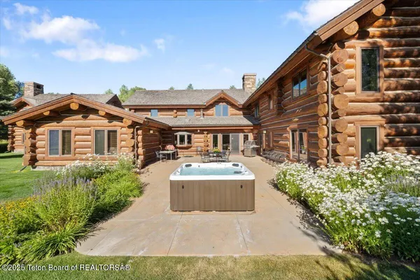 $16,450,000 | 3932 Linn Ranch Road, Wilson, WY 83014