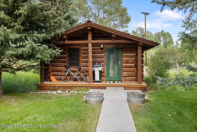 $16,450,000 | 3932 Linn Ranch Road, Wilson, WY 83014