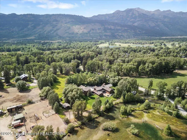 $16,450,000 | 3932 Linn Ranch Road, Wilson, WY 83014
