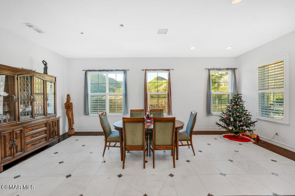 3797 Red Hawk Court Simi Valley, CA 93063 - Photo 14 of 52 3797 Red Hawk Court - HsHProd-14
