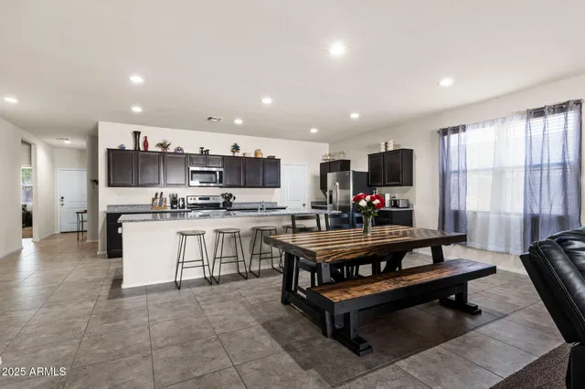 a picture of a black and white photo