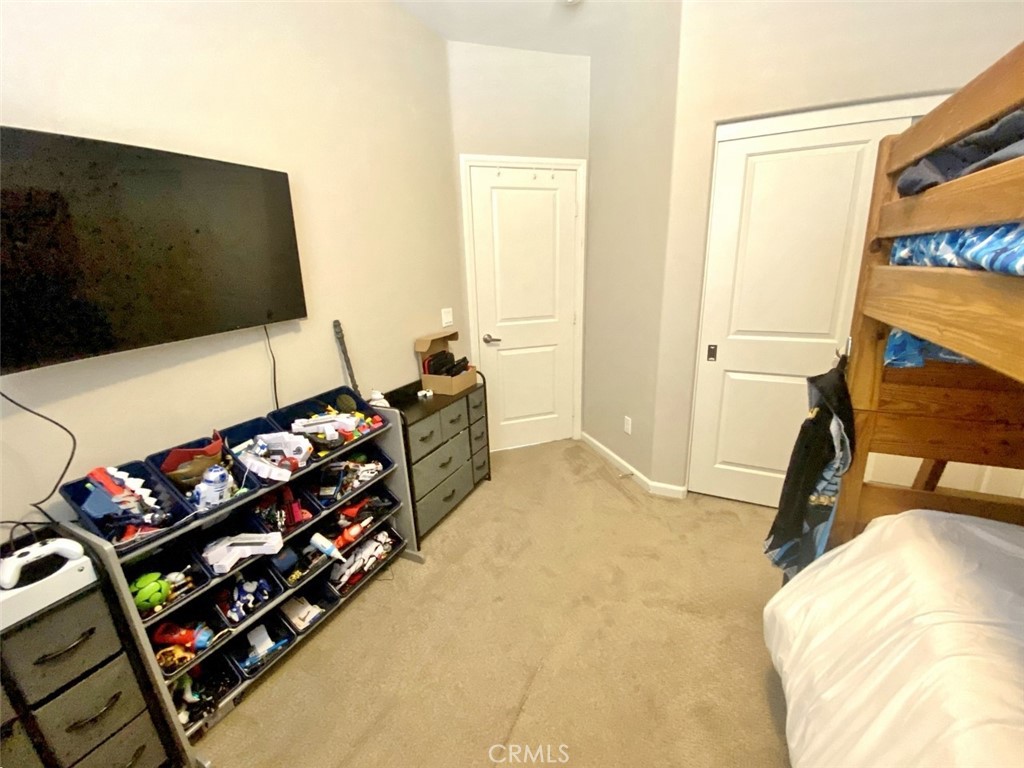 44011 Rivo Court Temecula, CA 92592 - Photo 26 of 39 a bedroom with natural light