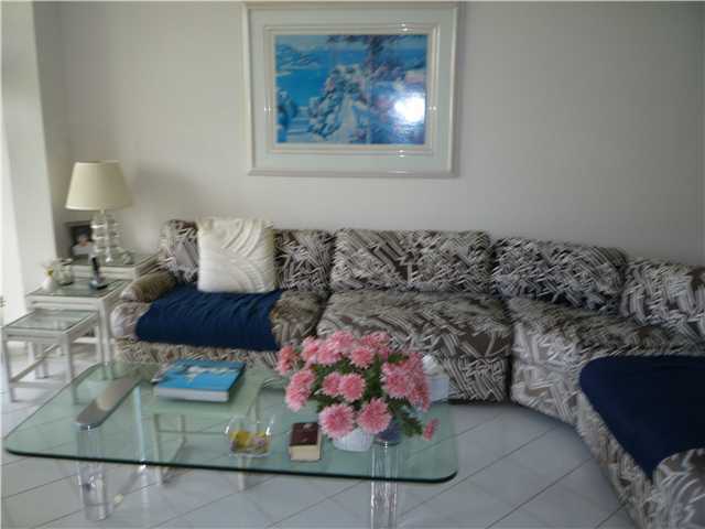 4345 Trevi Court, Unit 208 Lake Worth, FL 33467 - Photo 9 of 20 a living room with furniture