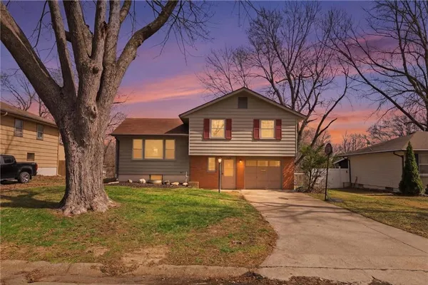 $195,000 | 3527 South Adams Avenue, Independence, MO 64055